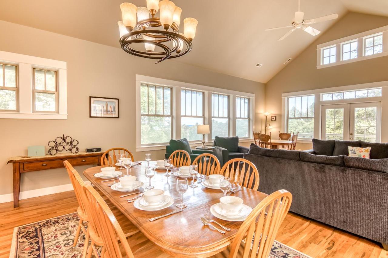 Cascade Cottage Lincoln City Bagian luar foto