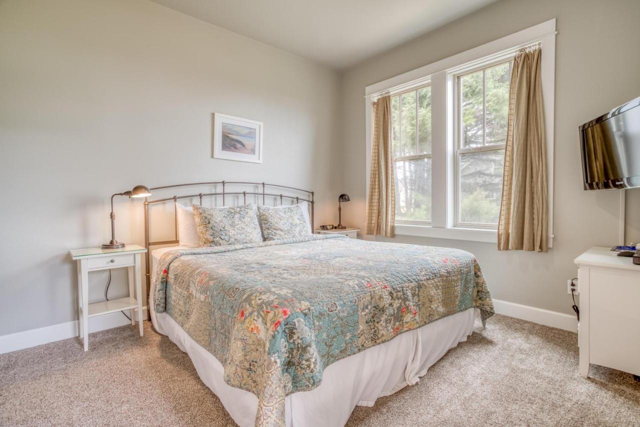 Cascade Cottage Lincoln City Bagian luar foto